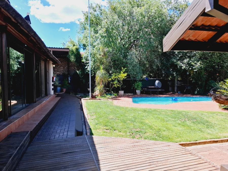 4 Bedroom Property for Sale in Pellissier Free State